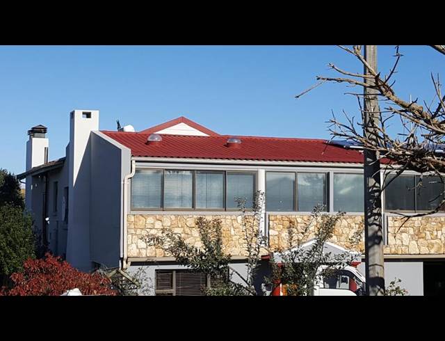 4 BEDROOM HOUSE FOR SALE IN STILBAAI-WES